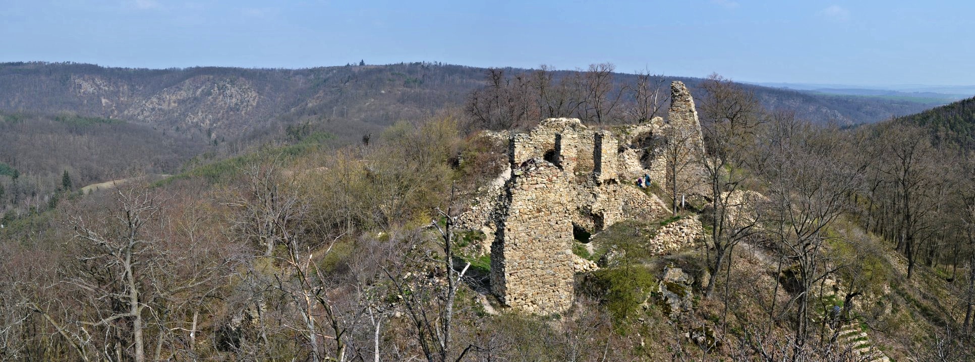 Zřícenina hradu Templštejn v údolí Jihlavy